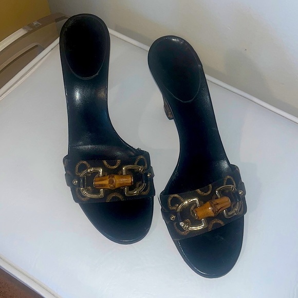 AUTHENTIC GUCCI Horse-Bit slides Black w/horsebit print canvas 8.5 Women Pump - Picture 1 of 4